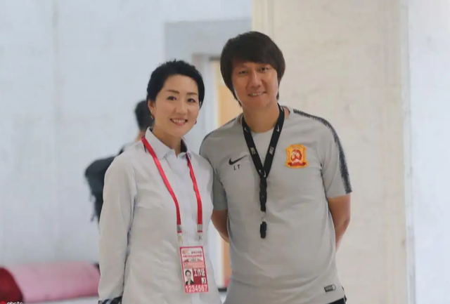 浦玮|深扒巩汉林的“假女足签名球”，前女足队长的回应打脸了谁？
