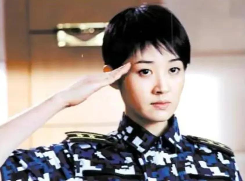 TVB|10个穿军装的女星 baby杨幂许晴李冰冰殷桃张张馨予谁是军中之花