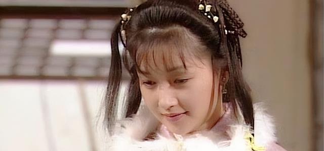 何美钿|内娱甜妹审美降级:从纯天然到尬甜,三代甜妹之间差距有多大?