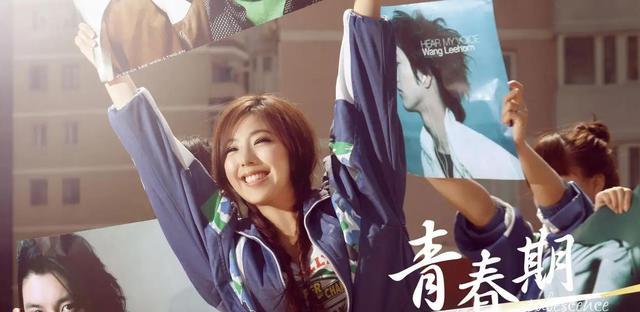 李光洙|34岁赵奕欢玩倒立,双手撑地毫不费力,吸引网友的却是一旁的闺蜜