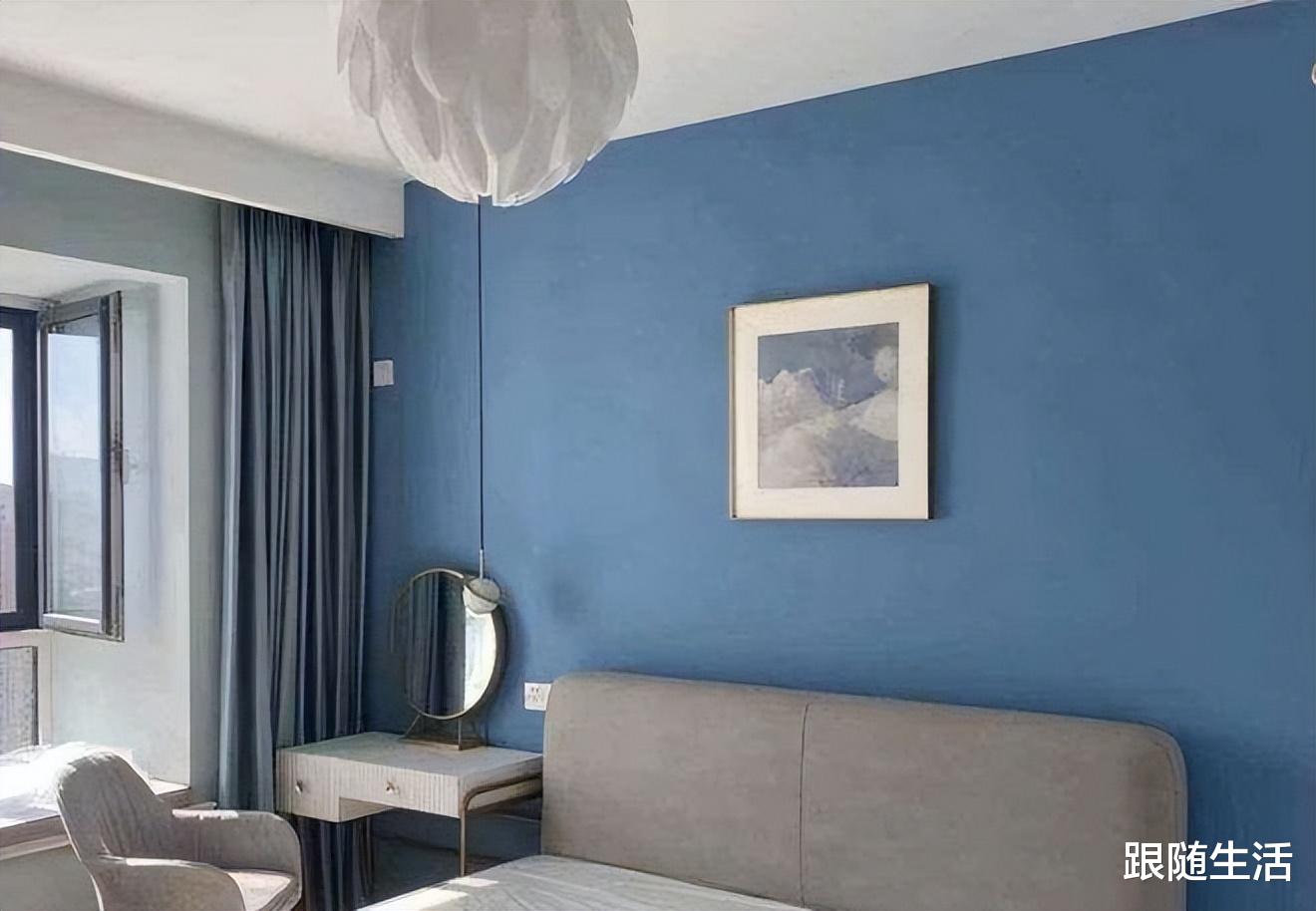 “乳胶漆”和“壁布”怎么选？装修师傅：差别很大，别买错了！