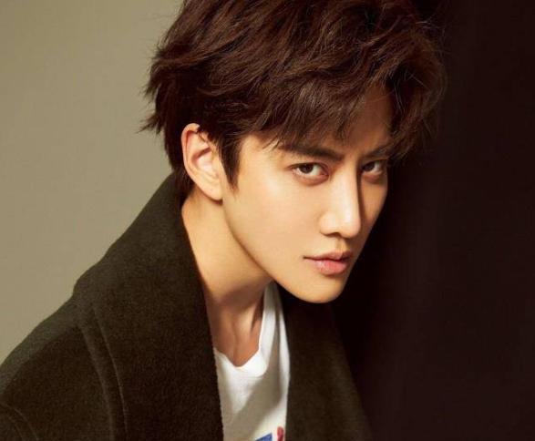 mike|泰国演员Mike改名吴翊歌,全力发展内地事业,吴京儿子却被黑