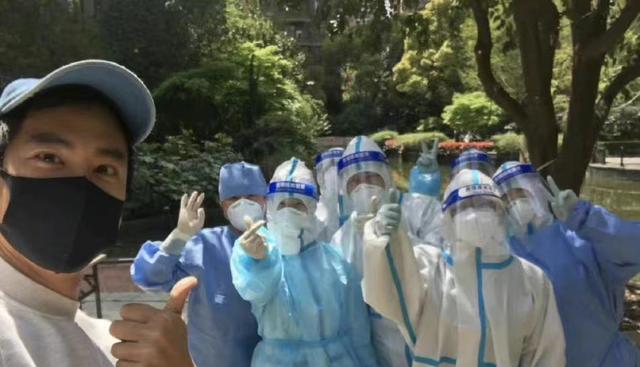 上海市|上海疫情下的明星，有人抢菜，有人不敢抽烟，原因令人啼笑皆非