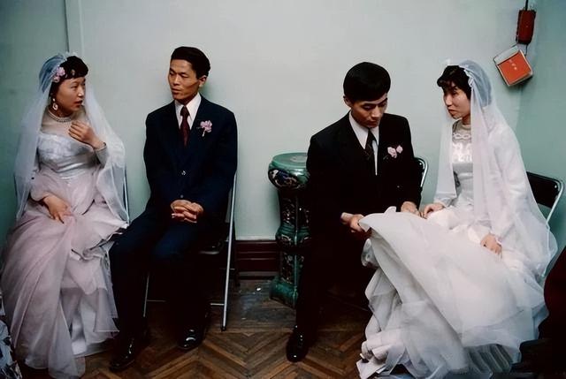 法国摄影师镜头下1980年的中国:那时人们笑容淳朴,贫富差距很小!