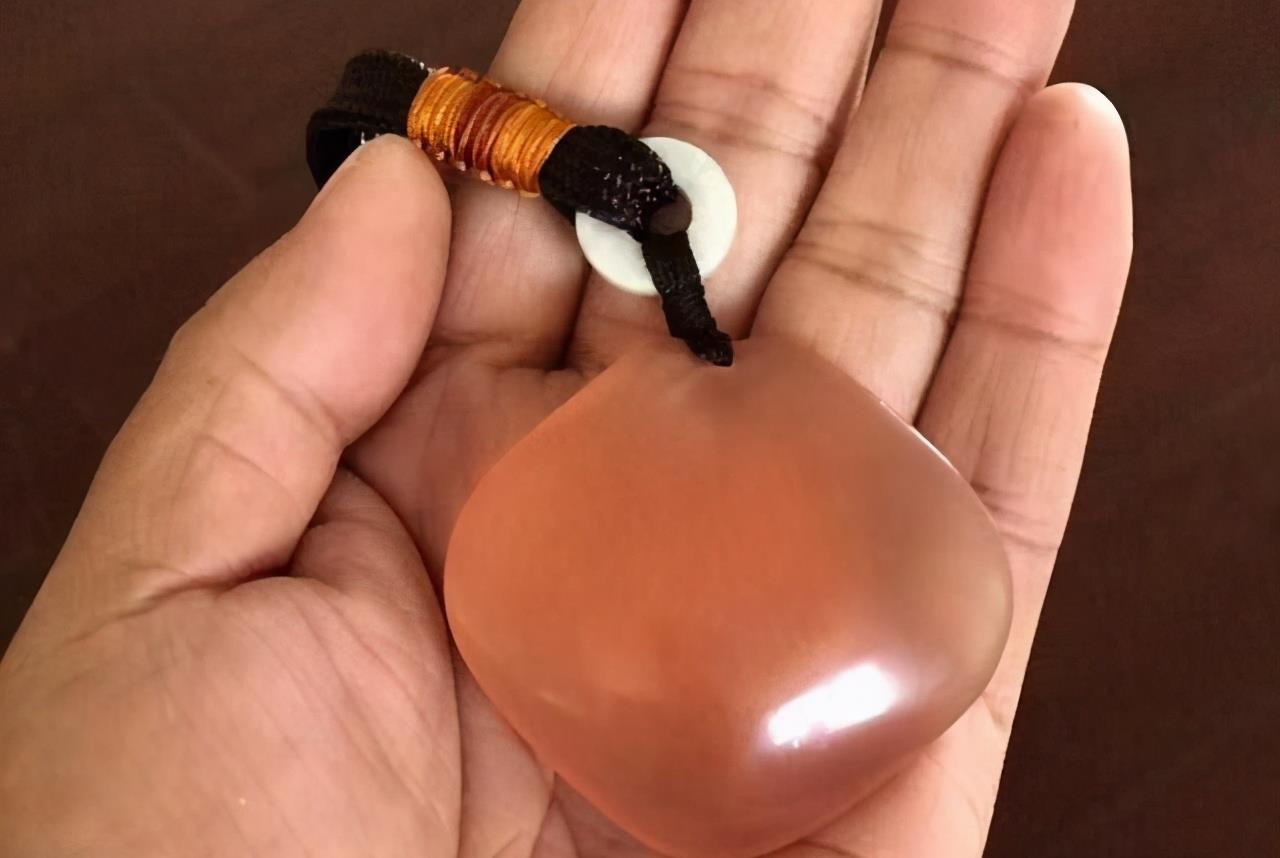 比三轮车还长!自家鱼塘捞出百斤巨青却不知哪来的,早知该钓上来