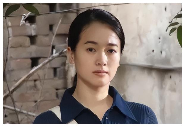 左小青|演员左小青:一段失败的婚姻,独自带娃好多年,45岁依旧单身