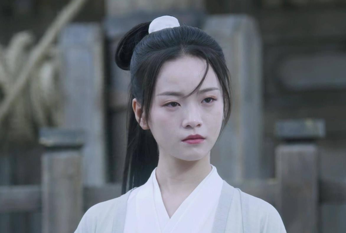 李庚希|背景强大的李庚希，依仗父亲搭上徐静蕾走红，后因乱扔烟头人设崩塌