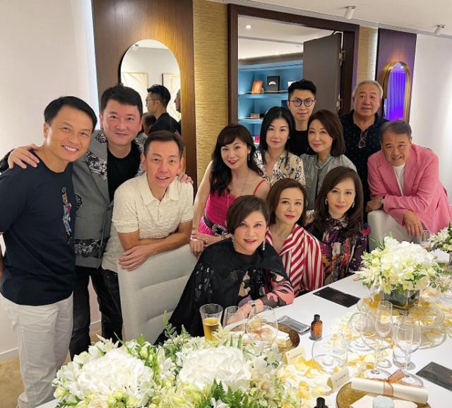 关之琳|59岁关之琳近照曝光!与富豪前男友同框不尴尬,气色红润状态好