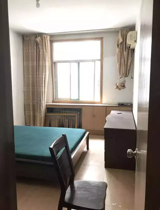 71㎡旧房改造,灵机一动不买沙发!家人不解,完工后都夸聪明!