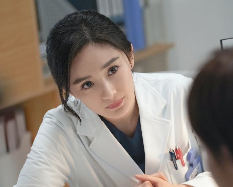 宋祖儿|刚播8集就冲上热搜，口碑爆了，宋祖儿选对剧本抽中王炸