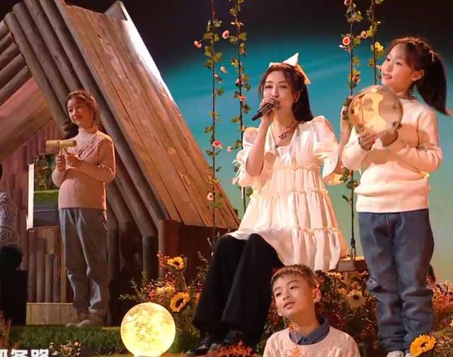 护肤 芒果跨年暴露明星真容:杨紫宋茜苹果肌抢镜,王源王一博脸圆发福