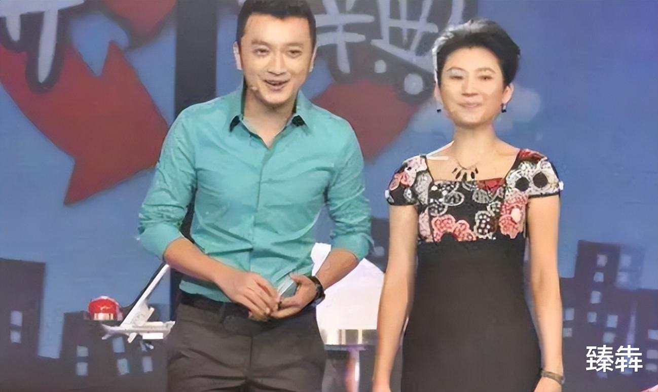 粉色|央视主持人尼格买提:30岁娶帕夏古丽,结婚9年没娃,他妻子呢?