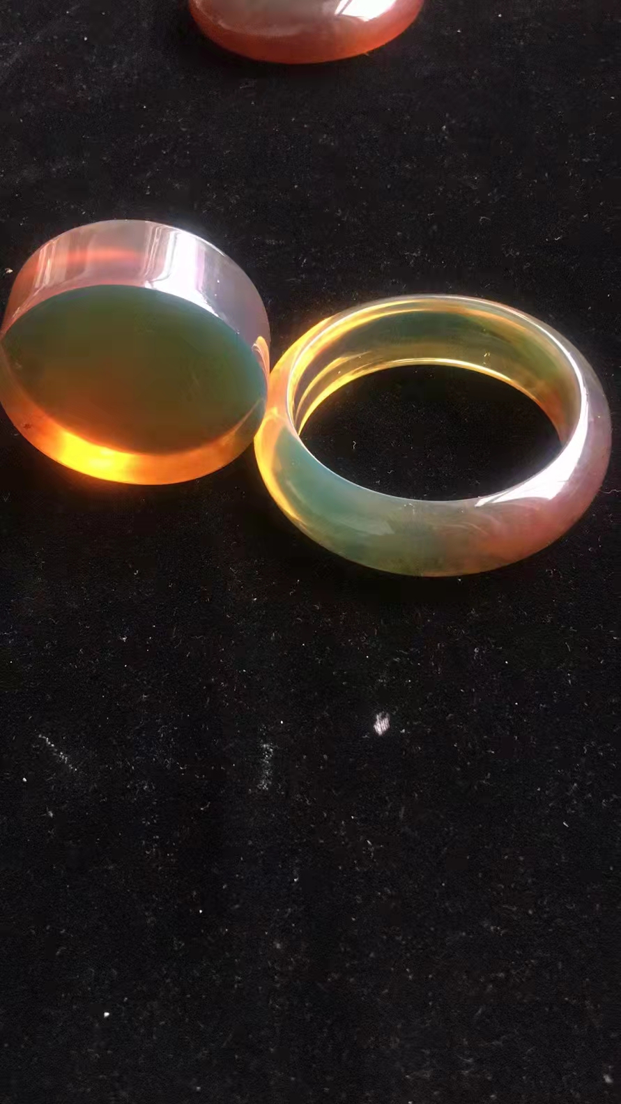 翡翠|镯子戴翡翠好还是琥珀好！！！