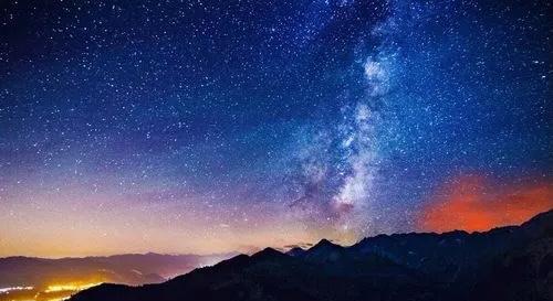 我们看到的太阳光是百万年前产生的吗?