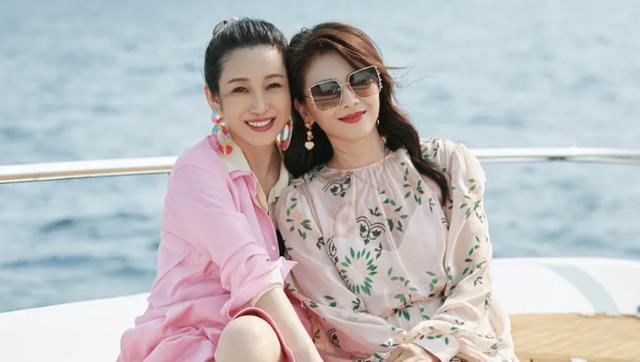 秦海璐|狠呛林峯老婆，帮助刘涛渡过难关，秦海璐敢这么狂是有原因的！