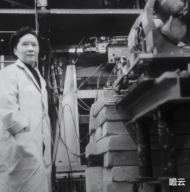 如果物理学是座大厦,杨振宁的位置在哪里? 100岁杨振宁:近现代物理学最后的巨人