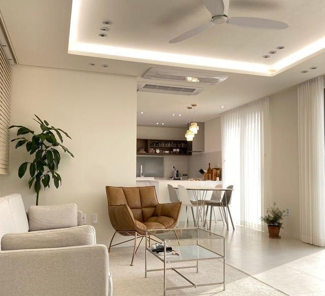 买不起市中心房子，不如回老家盖套别墅，上下两层200，清爽利落