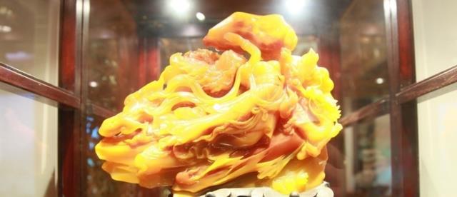 黄龙玉|6年涨1万倍,曾一块炒到1000万,黄龙玉被打回原形了?