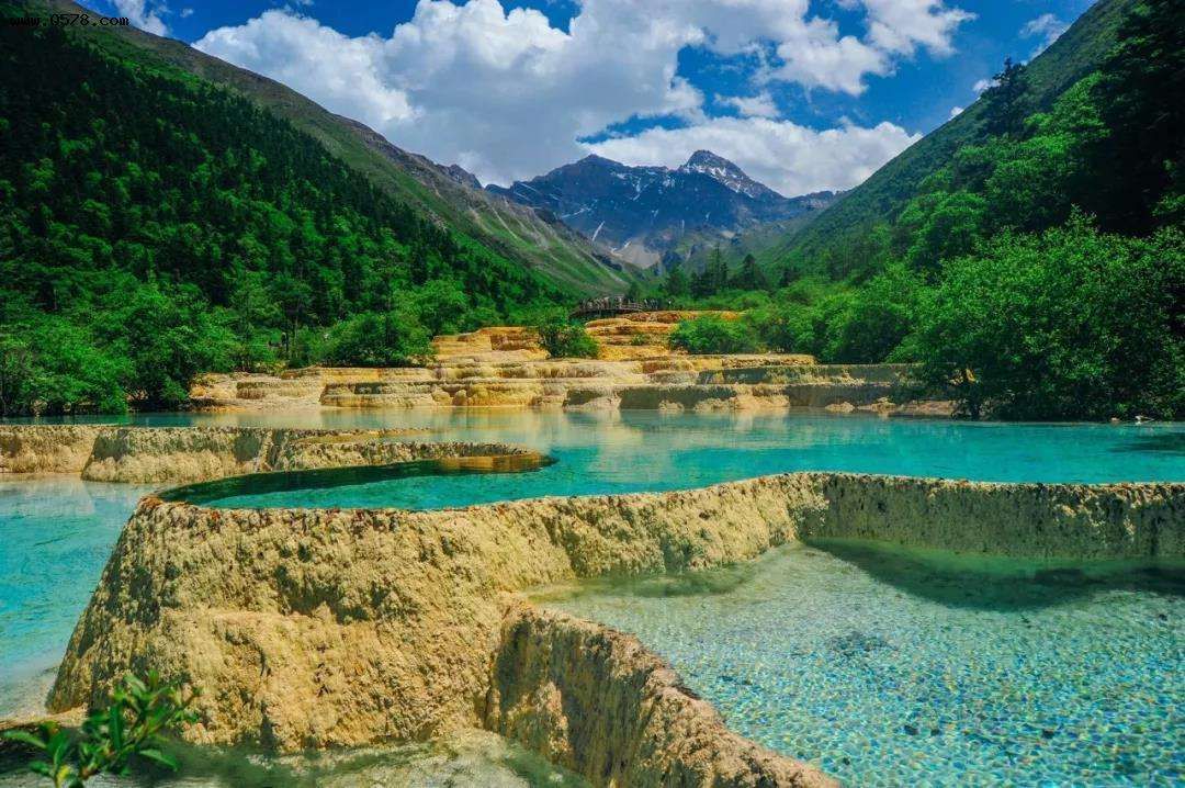 荷花|中国保护完好的高原湿地、奇特的钙华景观、“人间瑶池”——黄龙