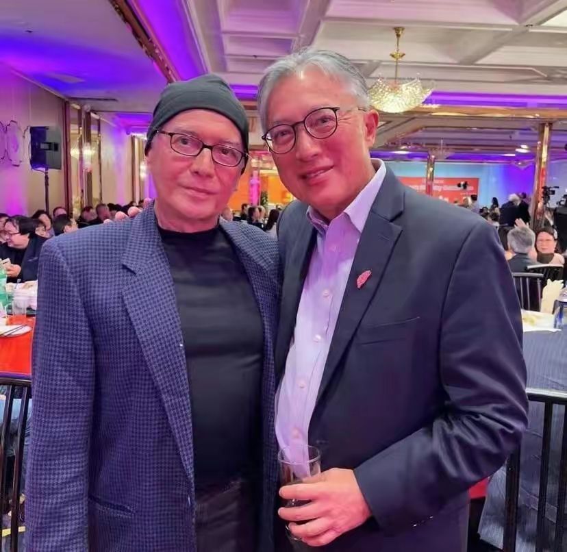 护肤 尊龙真是优雅了一辈子,70岁白发不染仍儒雅贵气,到老都没油腻感