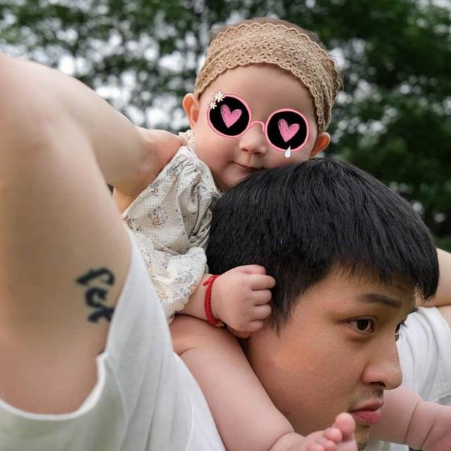 寇世勋|寇世勋坐拥双妻，儿子寇家瑞与女友相恋7年，孩子两岁仍未婚