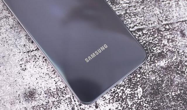 苹果|三星终于发力！6400万像素+1T拓展+骁龙芯，128GB售价相当亲民