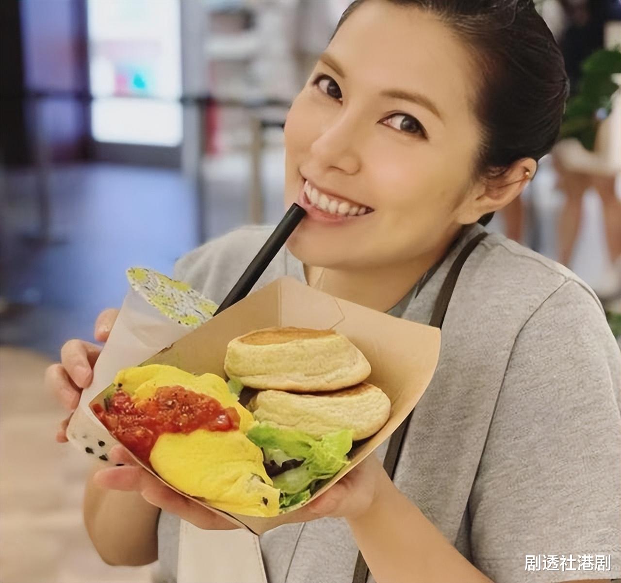 可岚|未走出家暴阴霾!香港女歌手再次未婚生子,曝等80岁再与男友结婚