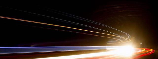 以2083倍超光速飞行,穿越银河系仍需96年?结果让科学家感到绝望