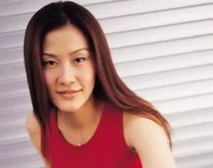 陈慧珊|陈慧珊：两段婚姻三个男人，嫁大11岁经纪人，36岁当母亲也能幸福