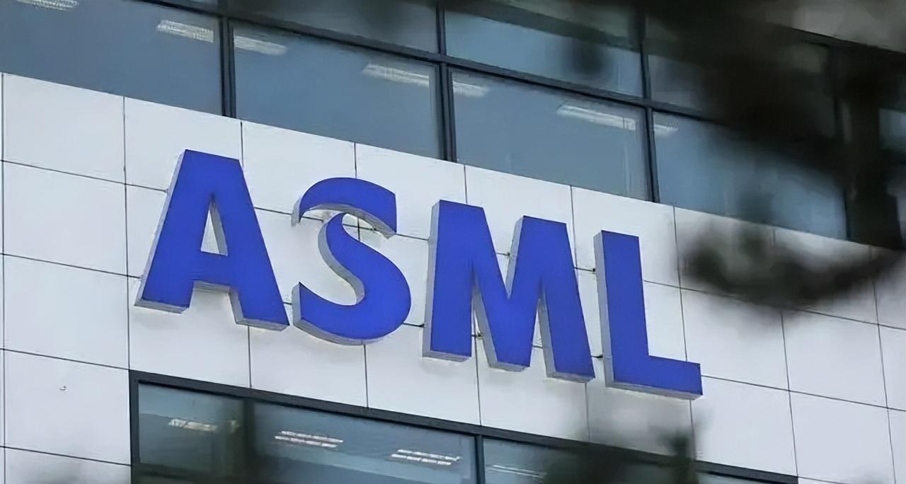 阿斯麦尔|国产7纳米再次取得重大突破，难怪ASML转变口风了
