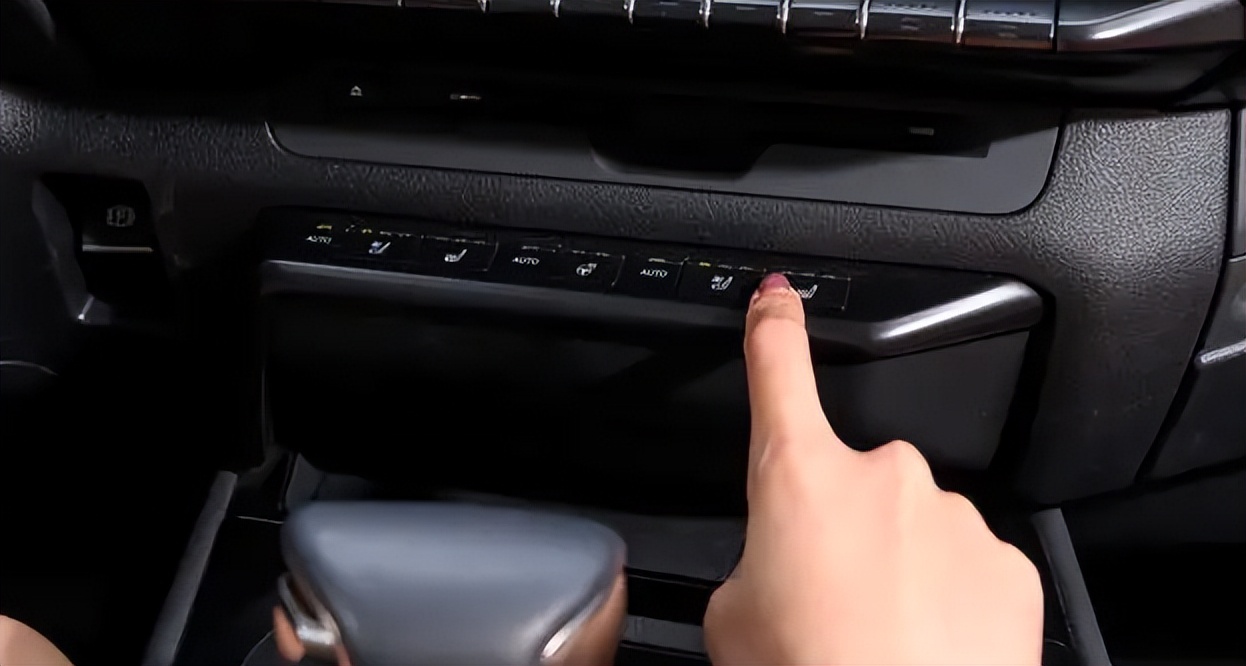 洗面奶 打开有惊喜丨你不得不知道的汽车隐藏宠你小巧思！