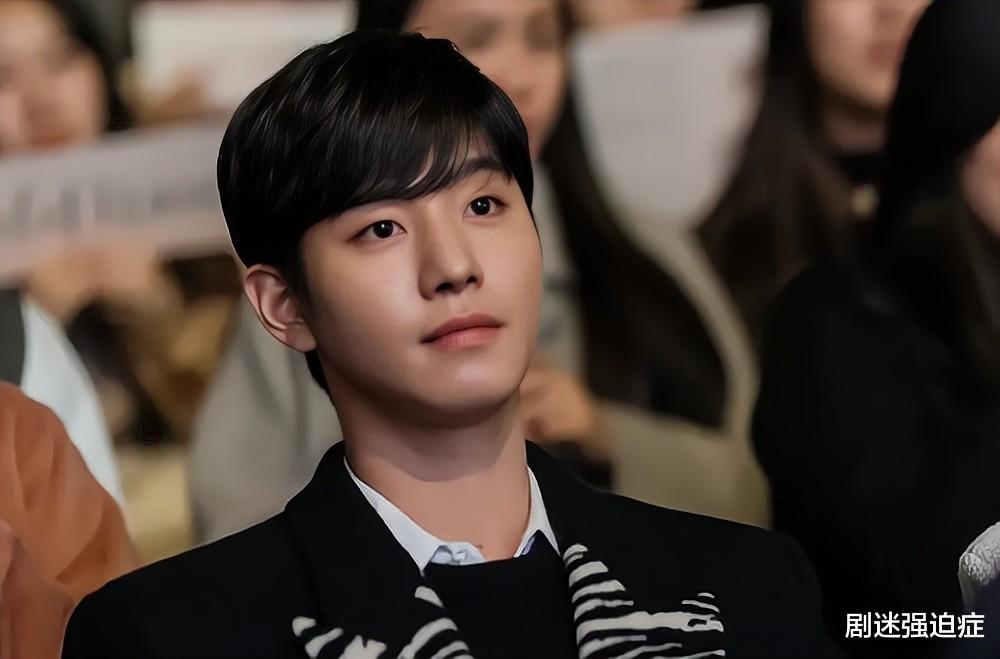 安孝燮|安孝燮俘获女心的颜值，刻薄VS温柔的魅力，你喜欢哪一款？