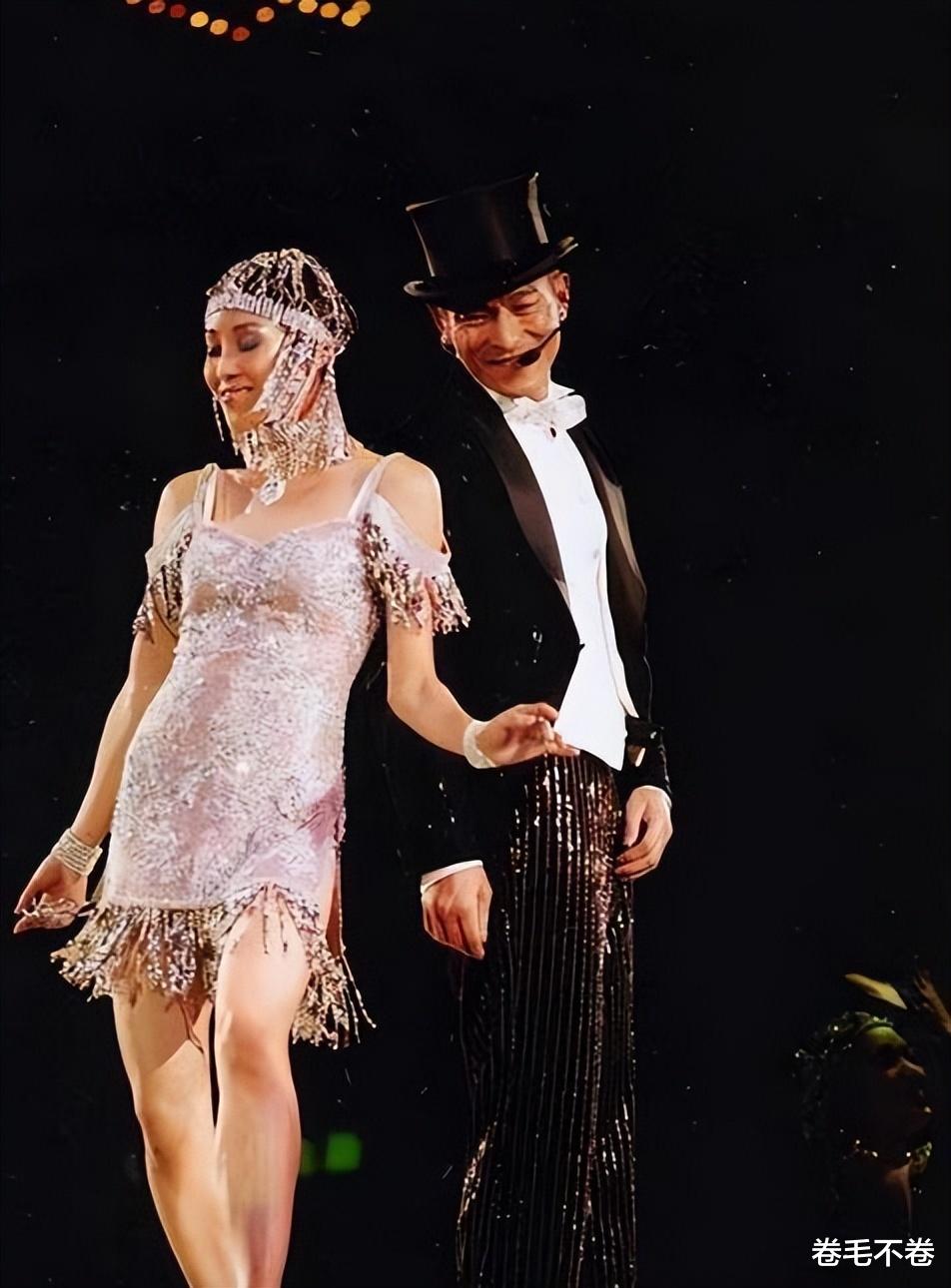 刘德华|她陪了刘德华25年,41岁仍未婚,眼睁睁看着他娶了别人