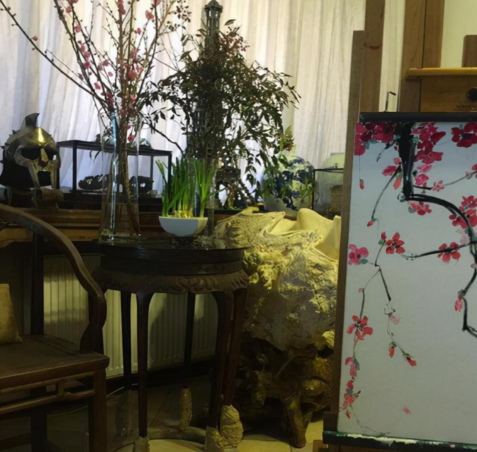 走进宁静现实中的家,古色古香充满宁静,跟她张扬的性格有点不搭