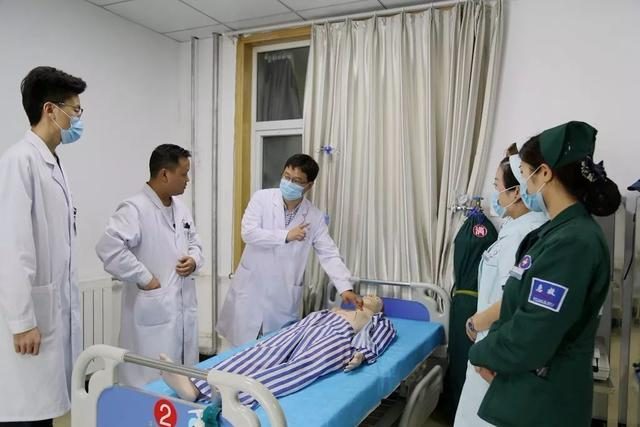 程序员|编制内医生和招聘医生,待遇差距大吗?