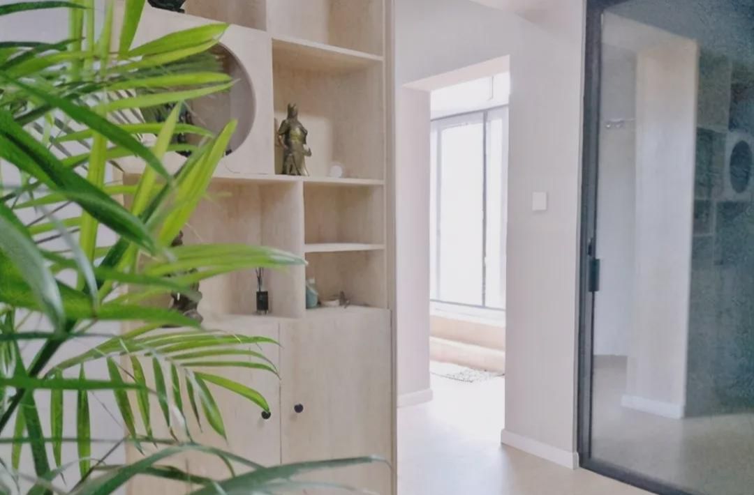 188平顶楼复式送大露台,进门玄关就把人迷住了,最爱客厅和阳台