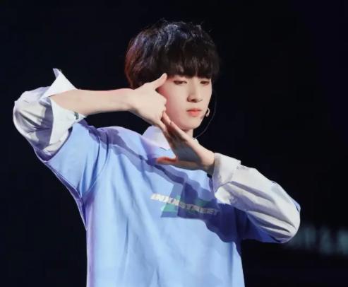 严浩翔|10岁出道,让Tfboys老板花300万赎回,严浩翔到底什么来头?