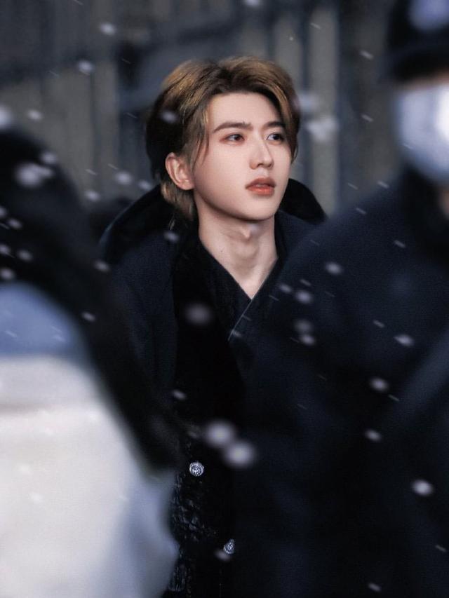 春晚|做好事不留名!蔡徐坤捐赠新年物资被夸,疑似生病没参加春晚?