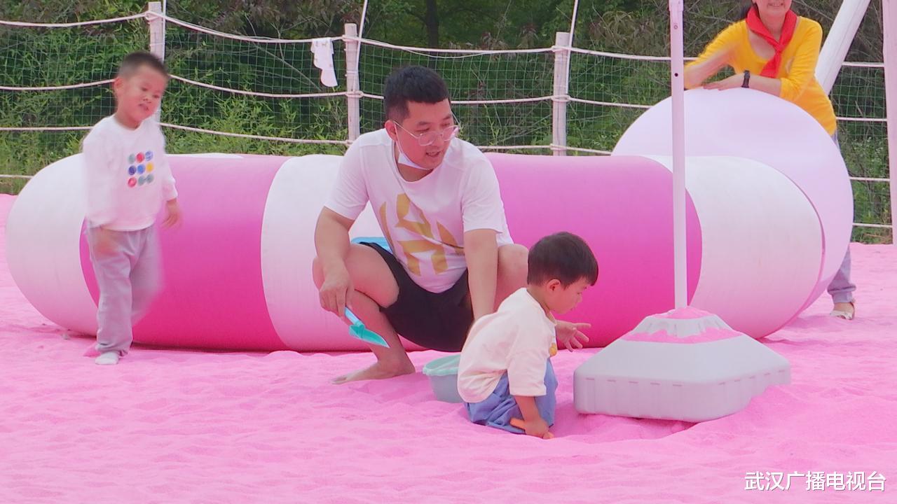 沙滩|看粉色沙滩和小羊互动，武汉新增带娃游玩好去处！