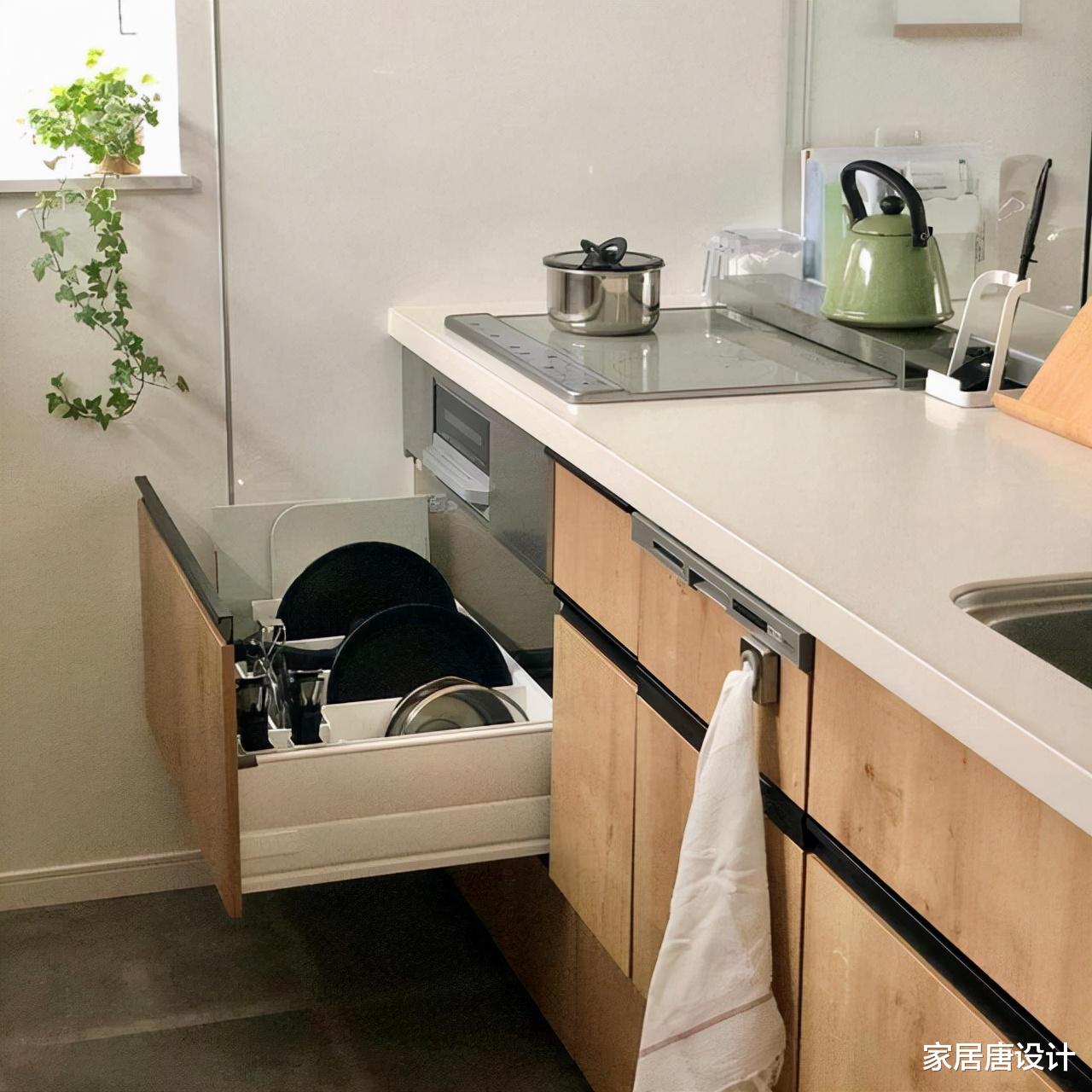 这位日本太太，一天整理一个空间，家中井井有条，看着就很治愈