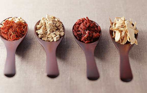 医生|胆固醇“大户”被揪出,医生:“汤汤水水”或是脑梗加速器,尽量少喝