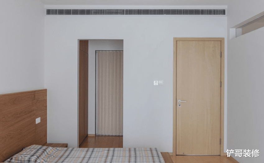 用实木打造极简空间，扭转采光微弱的缺陷，这才是年轻人该有的家