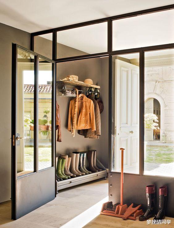 早知我家盖房,也在入户门前加个小房间了!鞋全放这儿,室内清爽