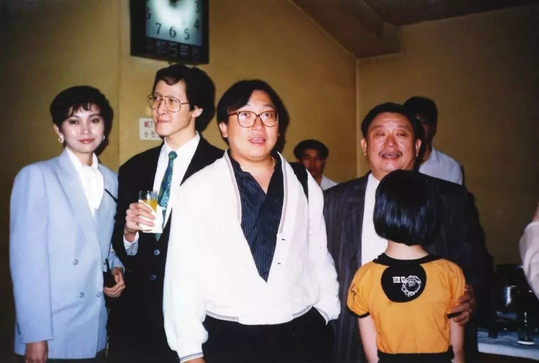 李易峰|当年向华胜是如何用80万港元，买到周润发《赌神》的合约，真正的卖家是谁？