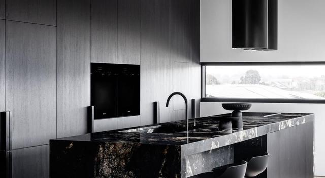 280㎡两层大宅,高级灰+大理石、时尚与简约融合,我梦寐以求的家