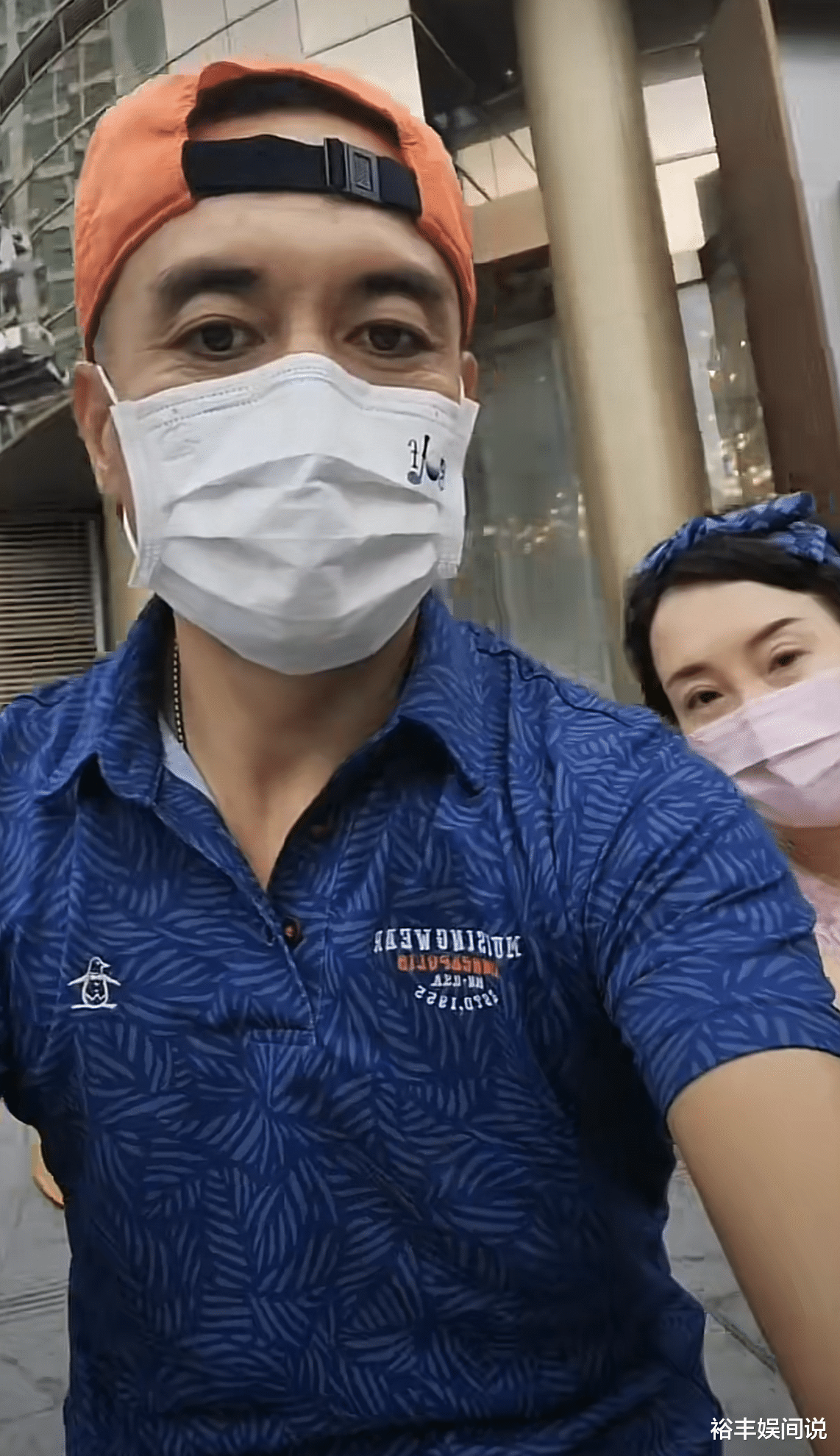 梁佩瑚|港姐梁佩瑚与富豪老公现身广州!骑单车温馨互动, 戴30万情侣表