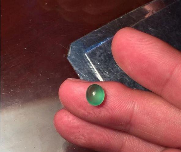 文玩|夜市500淘的小原石，竟取出16颗水珠子，商家眼都瞪直了！