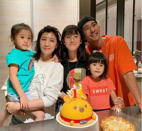 贾静雯|修杰楷称还想再生孩子，贾静雯快50岁了，难道做老公的不知道吗