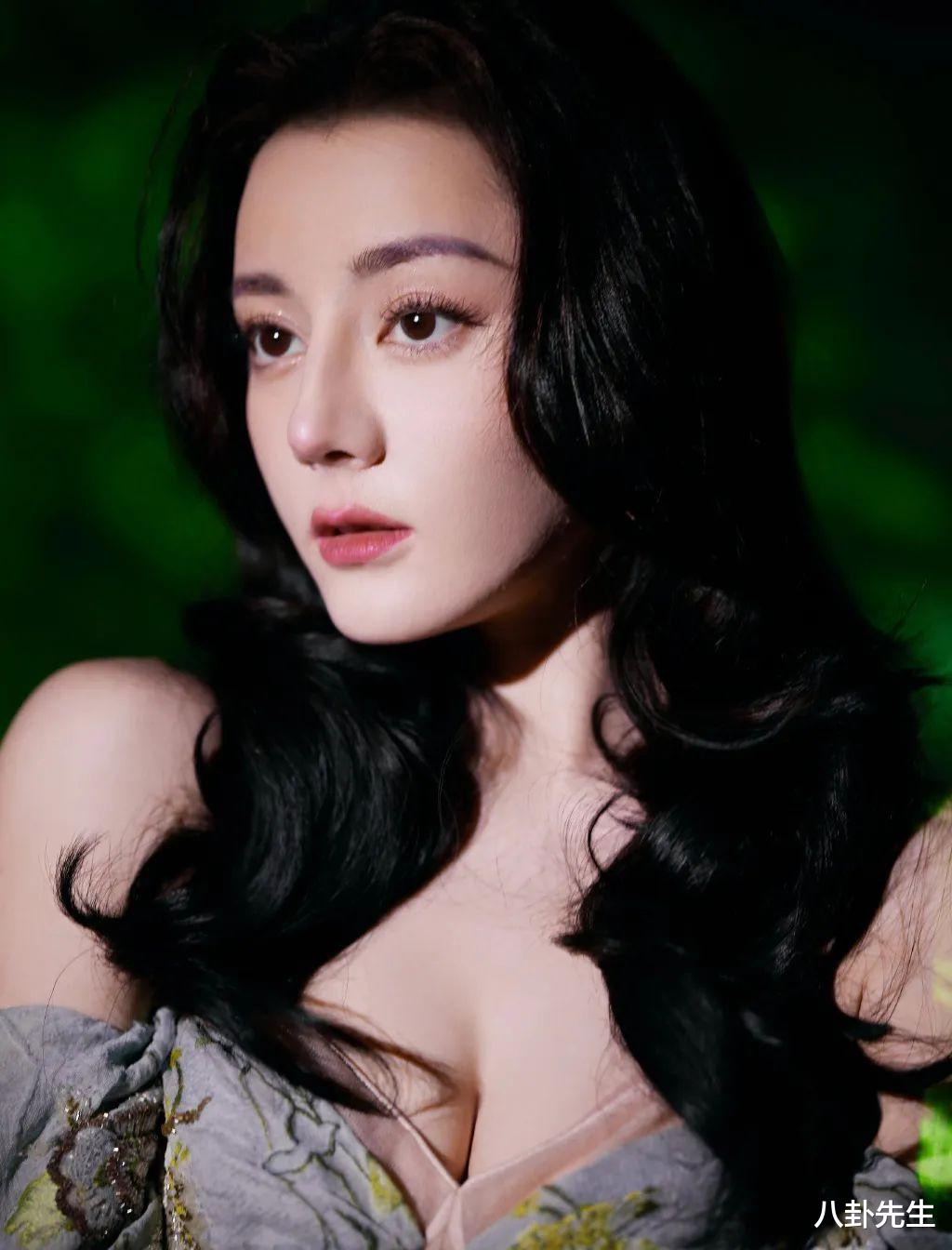 魏无羡|直播镜头下的女明星：杨紫唐嫣苹果肌瞩目，热巴娜扎跟精修图没差