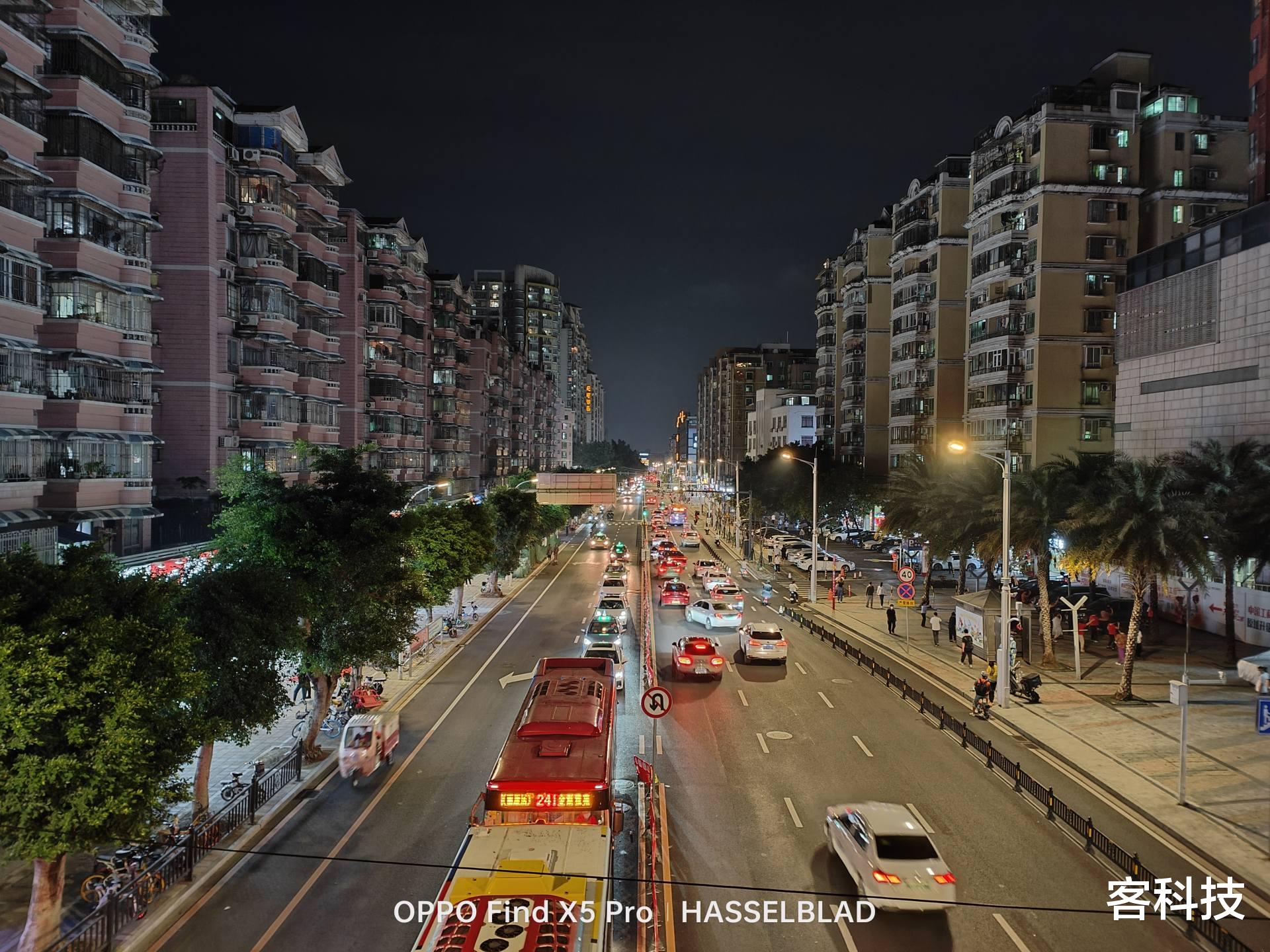 联想|夜景拍摄实测对比，苹果、华为和OPPO哪家最强？样张见分晓